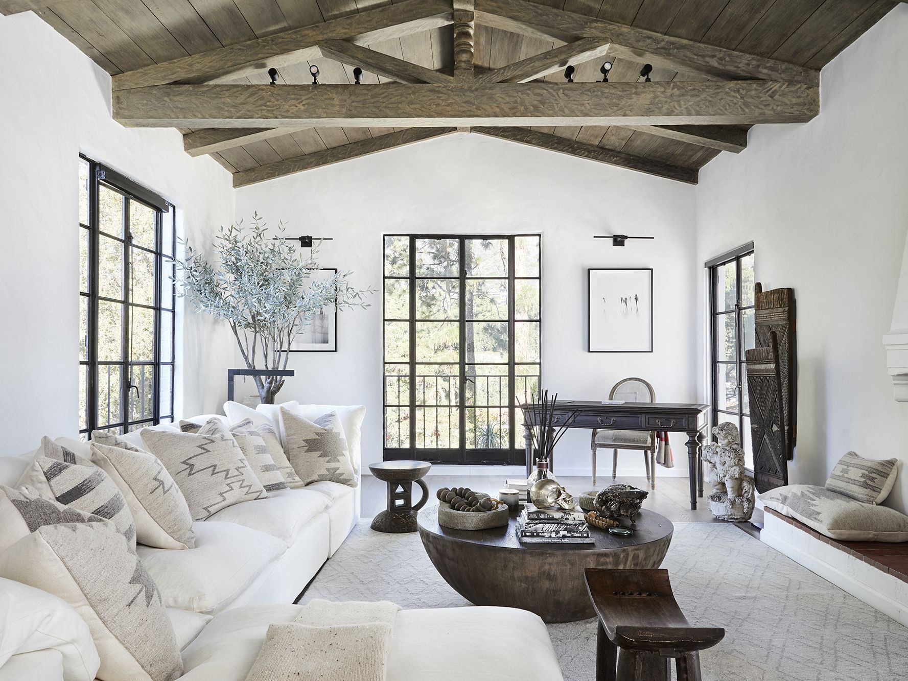 Home interior renovation planner — living room, bedroom, basement, and dining room remodels